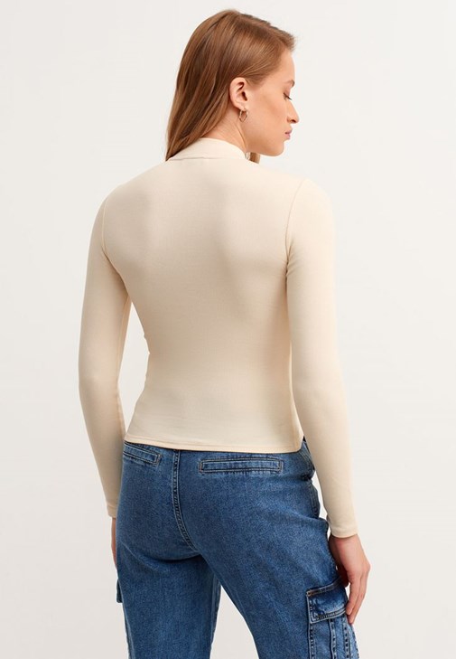 Ekose Gömlek Ceket ve Jogger Denim Pantolon Kombini