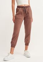 Nature Friendly Jogger Pantolon ve Dikişsiz İnce Askılı Crop Top Kombini