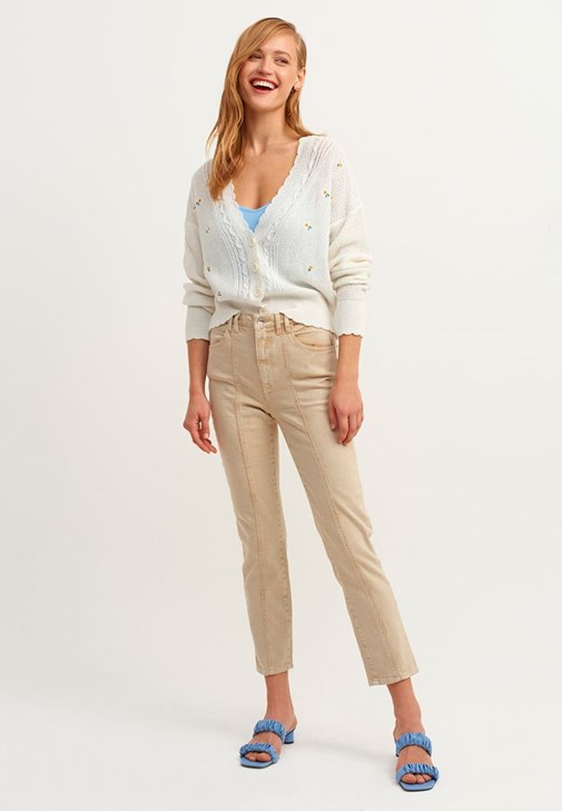 Straight-Fit Pantolon ve Triko Hırka Kombini