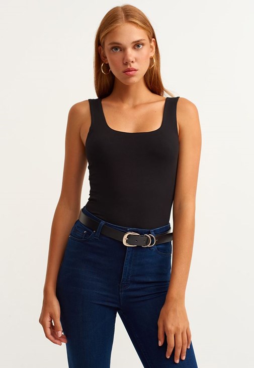 Esnek Kare Yaka Atlet ve Push Up Skinny Pantolon Kombini