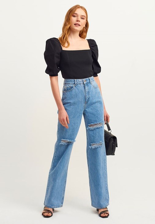 Balon Kollu Romantik Triko ve Denim Pantolon Kombini