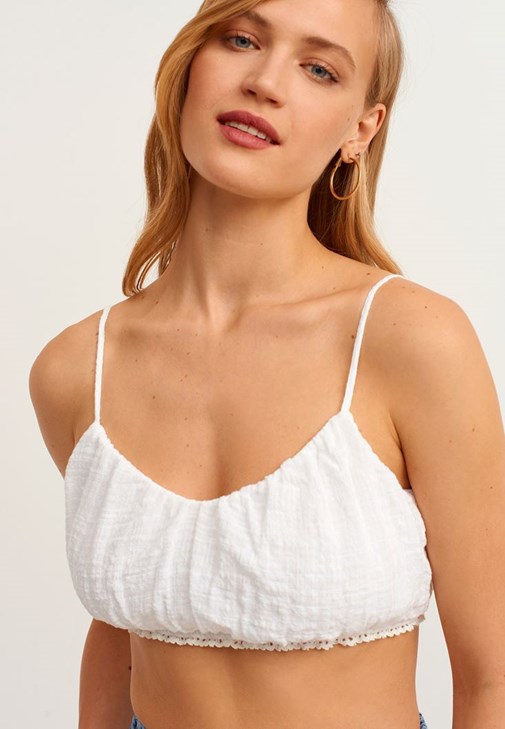 Büzgülü Crop Top ve Kargo Pantolon Kombini