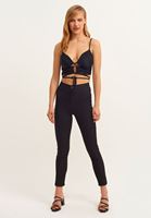 Bayan Siyah Bağcık Detaylı Crop Top