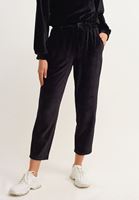 Velvet Jogger Pantolon ve Uzun Kollu Triko Top Kombini