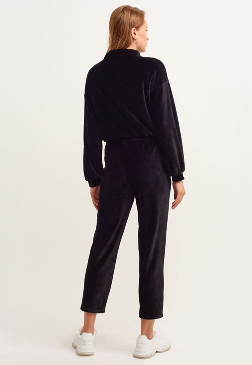 Velvet Jogger Pantolon ve Uzun Kollu Triko Top Kombini