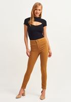 Bayan Siyah Cut-Out Detaylı Roll-Neck Tişört