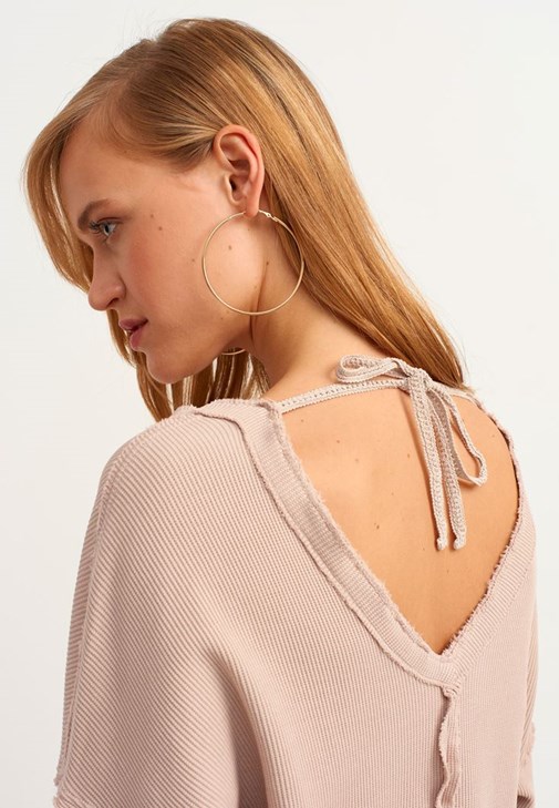 Oversize V-Neck Triko ve Kargo Pantolon Kombini