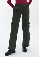 Women Green Low Rise Wide Leg Cargo Pants