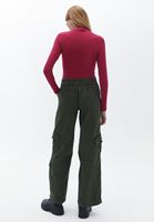 Women Green Low Rise Wide Leg Cargo Pants