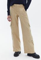 Women Beige Low Rise Wide Leg Cargo Pants