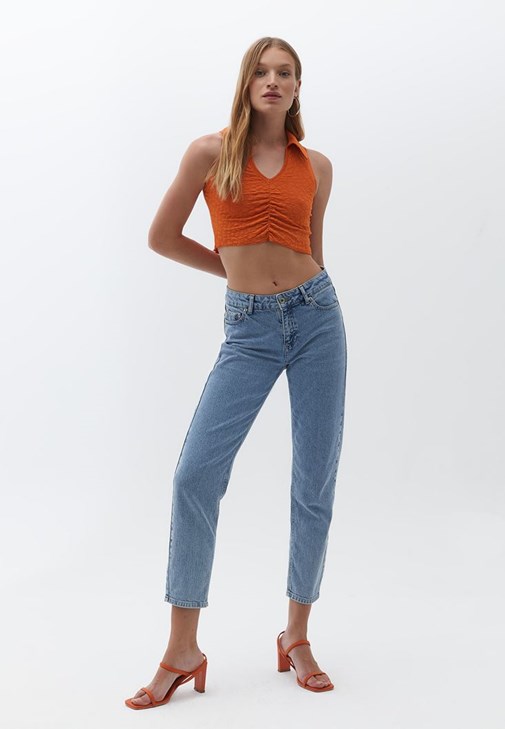 Polo Yaka Atlet ve Denim Pantolon Kombini