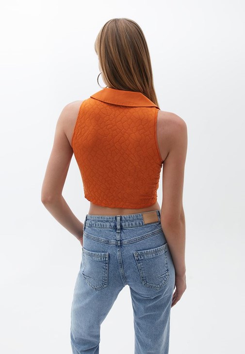 Polo Yaka Atlet ve Denim Pantolon Kombini