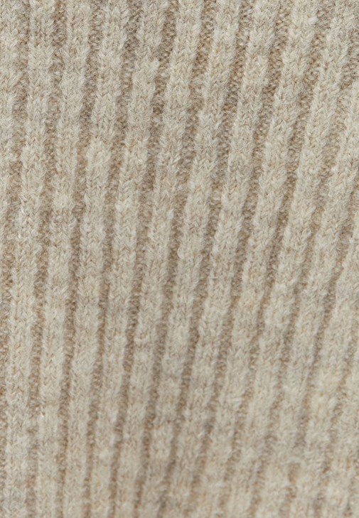 Triko Kazak ve Cigarette-Fit Denim Pantolon Kombini