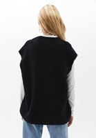 Women Black V-Neck Knitwear Pullover