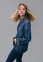 Bayan Mavi Loose-Fit Baskılı Denim Gömlek