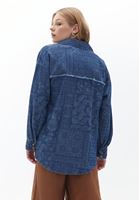 Bayan Mavi Loose-Fit Baskılı Denim Gömlek