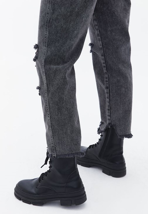 Yüksek Bel Mom-Fit Pantolon ve Hırka Kombini