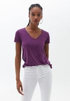 Soft-Touch Tişört ve Beyaz Skinny Pantolon Kombini