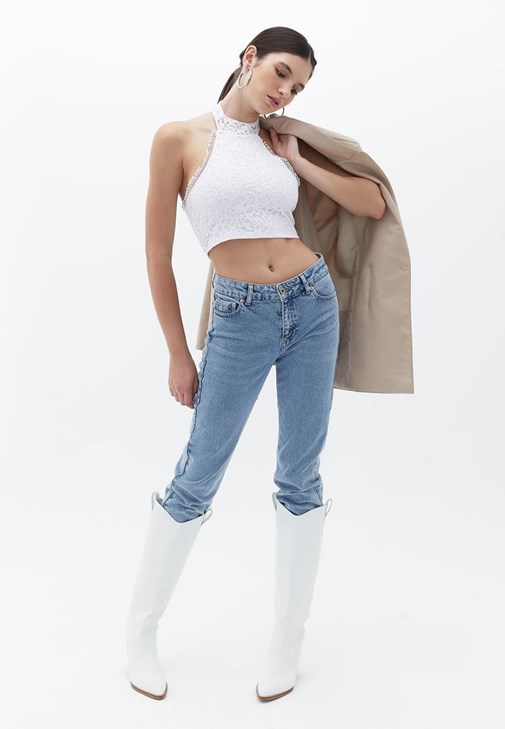 Dantelli Bralet ve Denim Pantolon Kombini