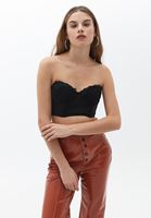 Dantelli Bralet ve Vegan Deri Pantolon Kombini 