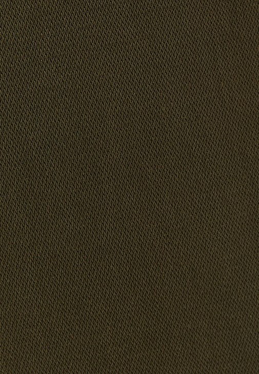 Jogger Pantolon ve Bej Top Kombini