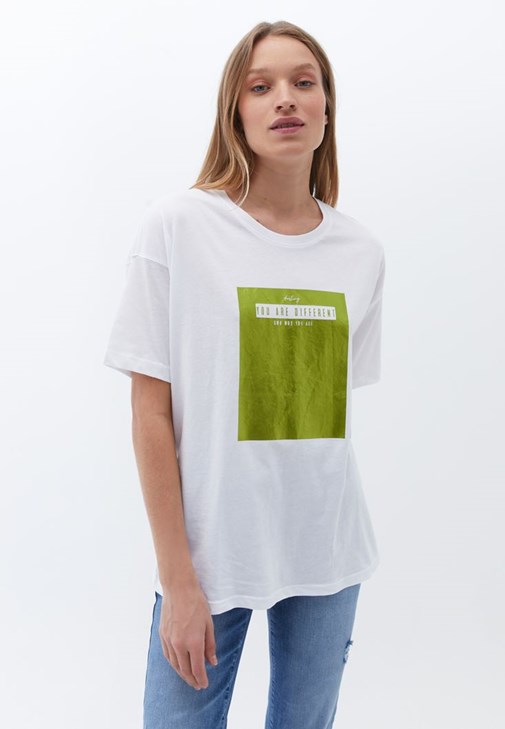 Sıfır Yaka Oversize Tişört ve Pantolon Kombini