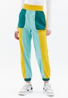 Waterproof Jogger Pantolon ve Tişört Kombini