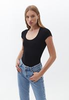 Women Black Cotton Scope Neck Tshirt