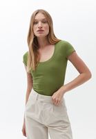 Pamuklu U Yaka Tişört ve Wide-Leg Pantolon Kombini
