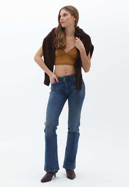 Dantelli Bralet ve Bootcut Pantolon Kombini