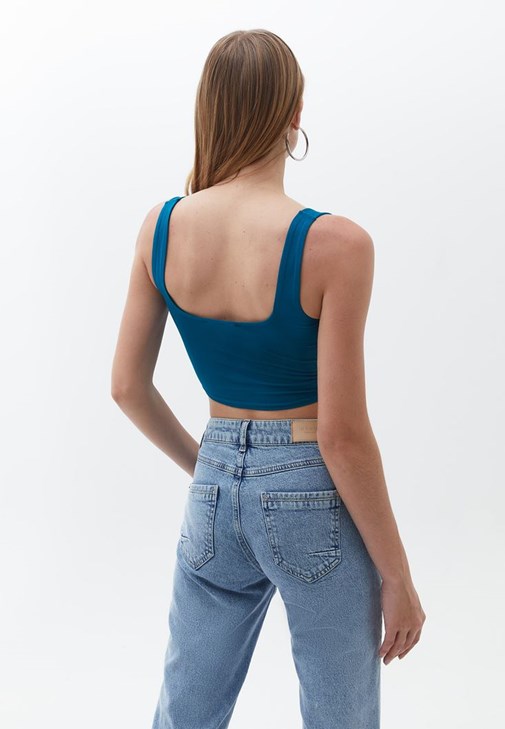 Crop ve Straight-Fit Pantolon Kombini