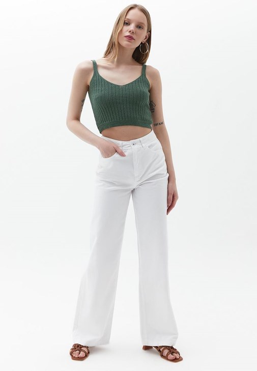 Triko Crop Atlet ve Wide-Leg Pantolon Kombini