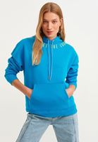 Bayan Mavi Sloganlı Kapüşonlu Sweatshirt