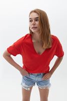 Bayan Kırmızı V Yaka Oversize Tişört