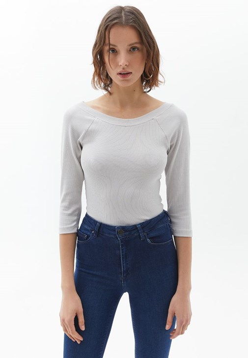 Basic Tişört ve Skinny Pantolon Kombini