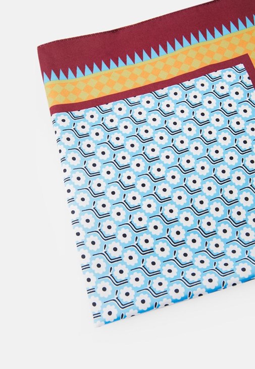 Pamuklu Uzun Kollu Tişört ve Denim Pantolon Kombini