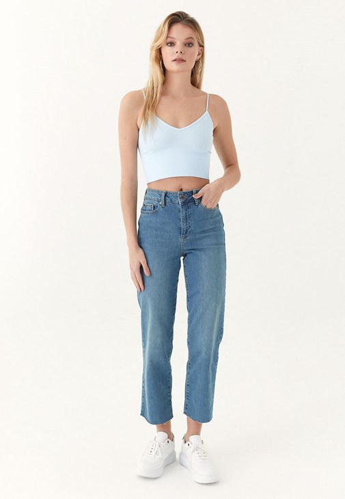 Triko Hırka ve Straight-Fit Pantolon Kombini
