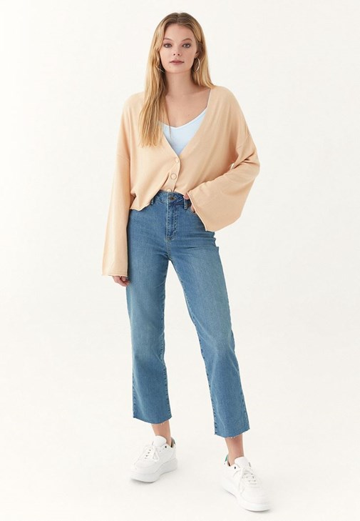 Triko Hırka ve Straight-Fit Pantolon Kombini