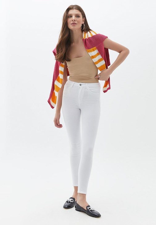 Kare Yaka Basic Atlet ve Skinny Pantolon Kombini