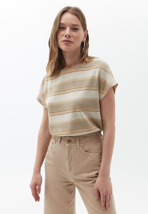 Çizgili Crop Bluz ve Wide-Leg Pantolon Kombini