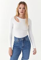 Women Cream Cut-Out Detailed Knitwear Sweater