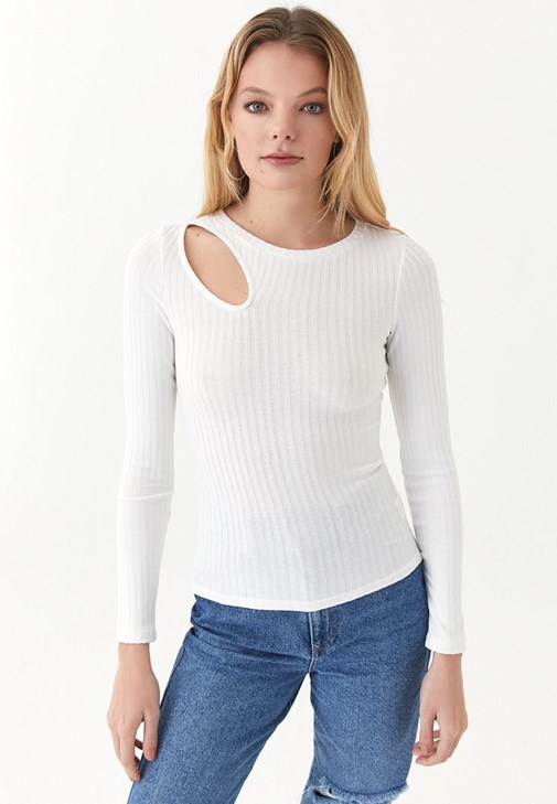 Cut-Out Triko Kazak ve Mom Jean Pantolon Kombini