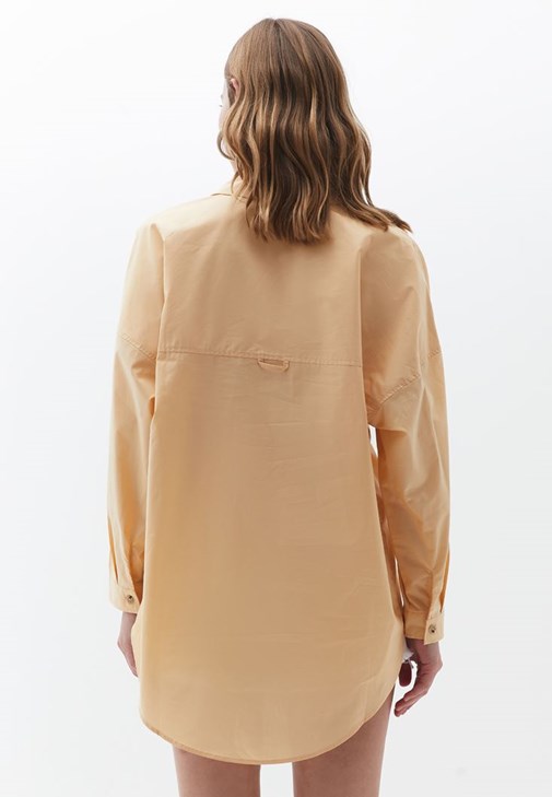 Wide-Leg Pantolon ve Cepli Gömlek Kombini