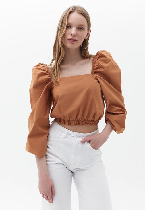 Balon Kollu Crop Bluz ve Denim Pantolon Kombini