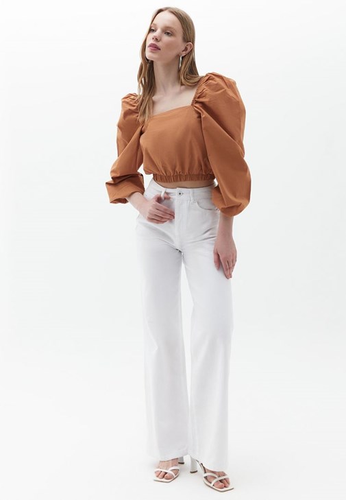 Balon Kollu Crop Bluz ve Denim Pantolon Kombini