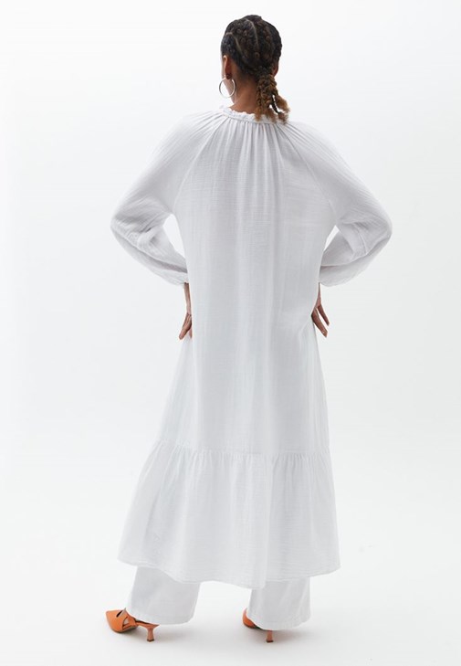 Düğmeli Kimono ve Wide-Leg Pantolon Kombini