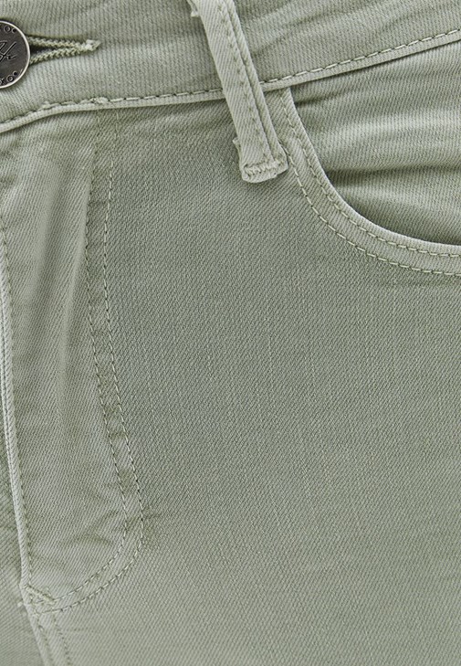 Cut-Out Detaylı Triko Kazak ve Pantolon Kombini