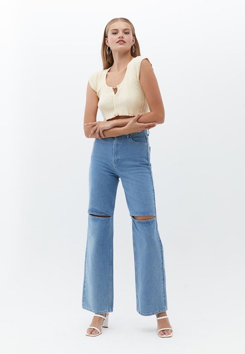 Kısa Kollu Triko ve Denim Kombini