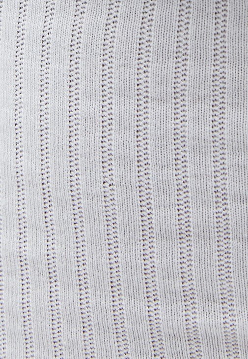 Biyeli Atlet ve Denim Pantolon Kombini