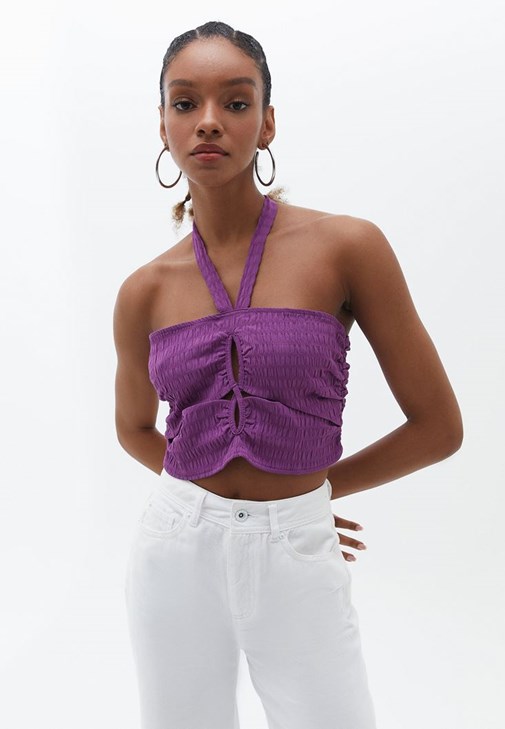 Cut-Out Detaylı Crop Top ve Pantolon Kombini